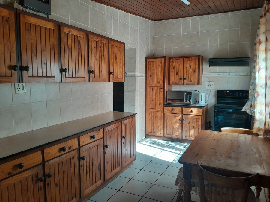 4 Bedroom Property for Sale in Gansbaai Central Western Cape
